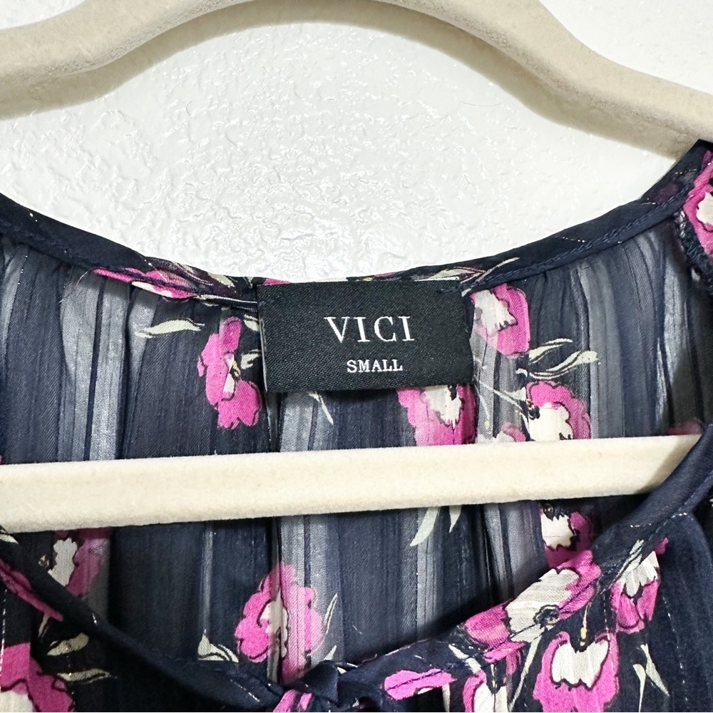 Vici Floral Flutter Sleeve Short Sleeve Blouse Top Size S - Picture 3 of 8